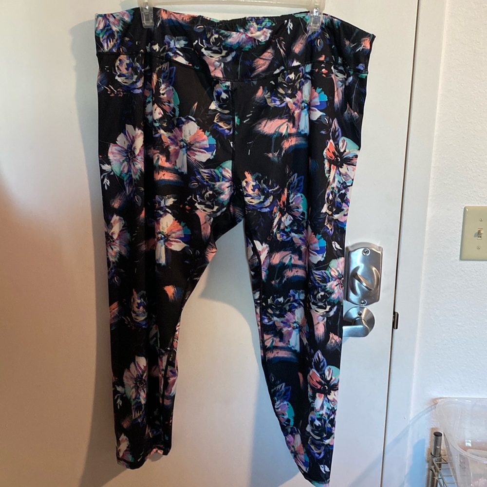 EUC 26/28 leggings